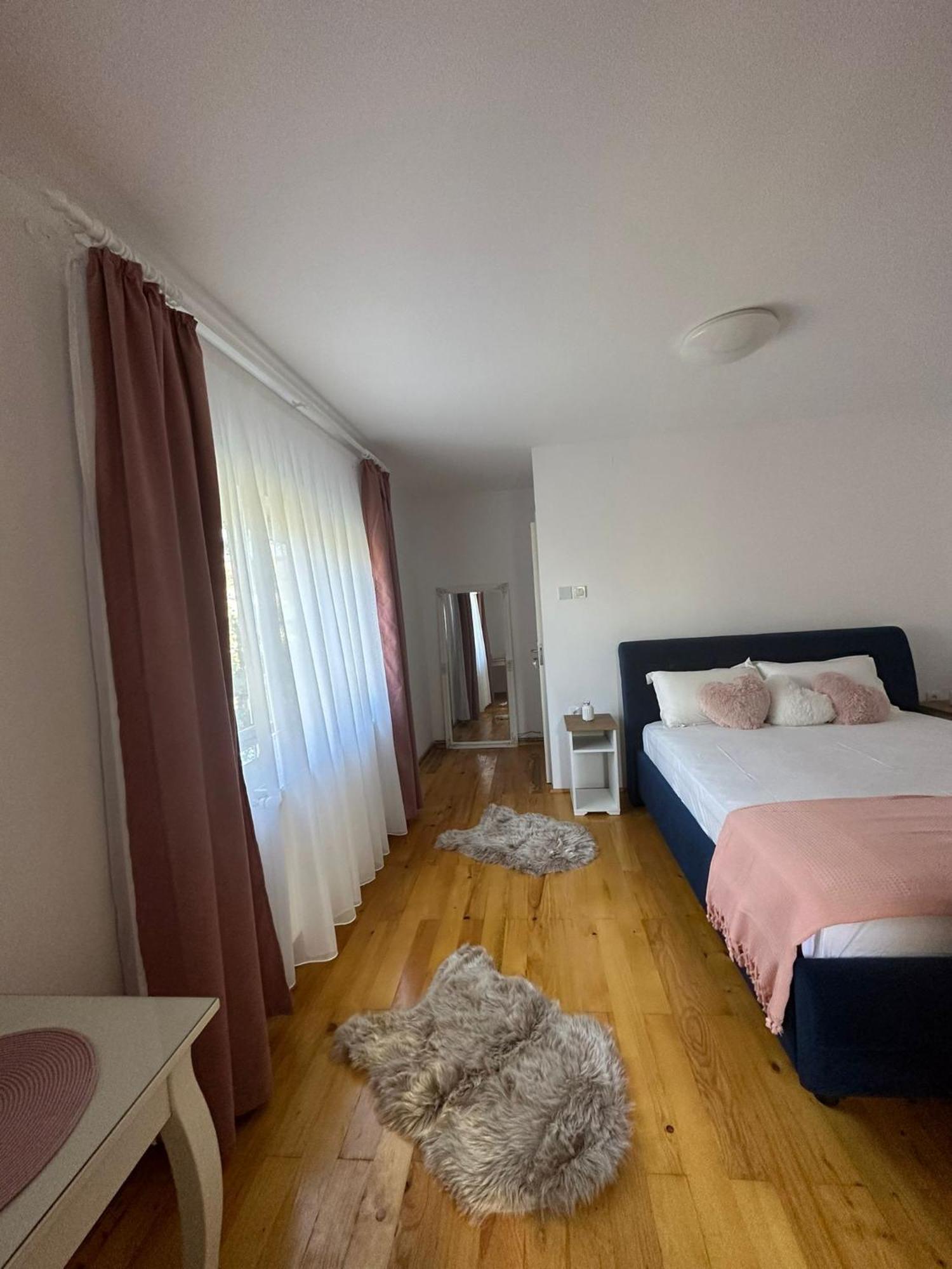 Casa Eroilor Villa Curtea de Argeş Buitenkant foto